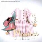 Kleid in Musselin Altrosa/Weiß gestreift