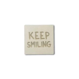 Label "Keep Smiling" - 50 x 20 mm - White Sand