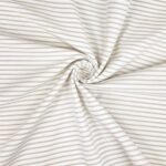 Single Jersey – Warmweiß mit 2 mm beigen Streifen