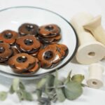 Holzknopf Big Flower - 25 mm - Nussbraun lackiert - 2 Loch