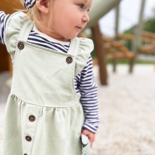 DIY Stoffe Outfit - Shirt Schelmy & Latzkleid Leene & Haarband Hailey