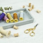 DIY Stoffe Inspiration - Metalleffektfaden & Stickschere & Holzspulen