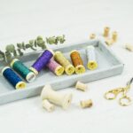 DIY Stoffe Inspiration - Metalleffektfaden & Stickschere & Holzspulen