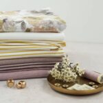 Musselin – Aquarell Veilchen Warmweiß mit Blumen bestickt