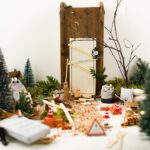 DIY-Stoffe-Wichtelwelt - Absperrung - Pylonen - Ziegelsteine - Tür - Rucksack- Besen - Latzhose