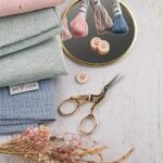 DIY Stoffe Mix - Sticktwiste - Knöpfe - Stickschere