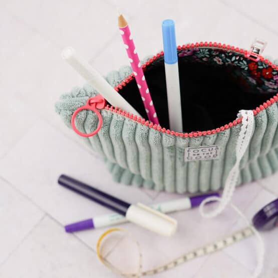 DIY Stoffe - Inspiration - Näh-Etui – Velvet Breitcord Altmint - Kosmetiktasche