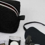 DIY Stoffe Inspiration - Kulturbeutel – Paket – Bouclé Schwarz