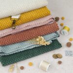 DIY Stoffe Mix - Velvet Dekostoff - Strukturiert - Knöpfe - Label - Pompons - Garne