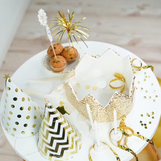 DIY Stoffe Inspiration -Geburtstagskrone - Variante 1 - Paillettenstoff - Gold