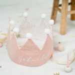 DIY Stoffe Inspiration -Geburtstagskrone - Variante 1 - Leinen - Helles Lachs Altrosa - Pompons