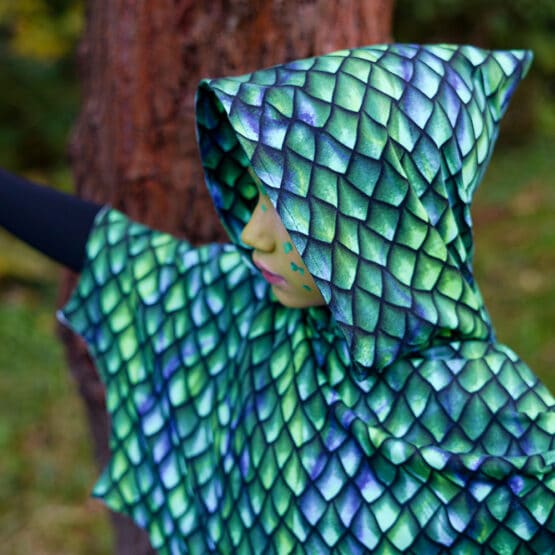 DIY Stoffe Outfit - Poncho Kostüm - Drachen Schuppen