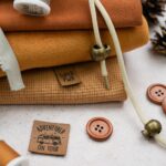 DIY Stoffe Mix - Kordel - Knopf - Label - Kordelstopper
