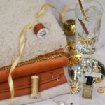 DIY Stoffe Mix - Garn - Satinband - Label - Paillettenband - Pailletten - Perle Öse