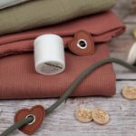 DIY Stoffe Mix - Label - Knopf - Garn - Kordel - Kunstlederpatch