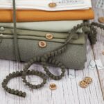 DIY Stoffe Mix - Kordel - Knopf - Label - Pomponborte