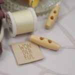 DIY Stoffe Mix - Knopf - Label - Garn