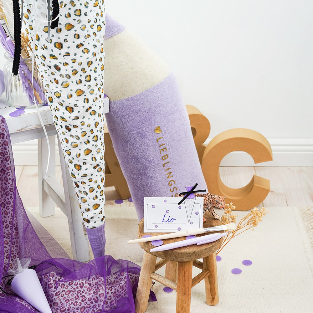 DIY Stoffe Inspiration - Schultüte - Leo - Lavendel - Bastelvorlage - Stift - Kissen - Plott DIY Stoffe Inspiration - Schultüte - Leo - Lavendel - Bastelvorlage - Stift - Kissen - Plott