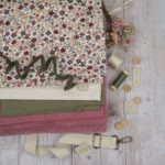 DIY Stoffe Mix - Pomponborte - Gurtband - Label - Garn - Knopf