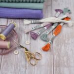 DIY Stoffe Mix - Knopf - Sticktwist - Garn - Schere