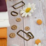 DIY Stoffmix - Knopf - Pompons -Gurtbandzubehör