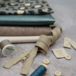 DIY Stoffmix - Garn - Knopf - Reißverschluss - Label