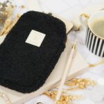 DIY Stoffe Inspiration - Handytasche Bouclé Schwarz