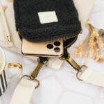 DIY Stoffe Inspiration - Handytasche Bouclé Schwarz