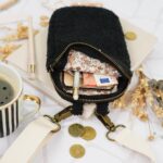 DIY Stoffe Inspiration - Handytasche Bouclé Schwarz