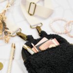 DIY Stoffe Inspiration - Handytasche Bouclé Schwarz