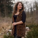 DIY Stoffe Outfit - Weste Winalea - Teddy Leo Zimt