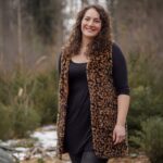 DIY Stoffe Outfit - Weste Winalea - Teddy Leo Zimt