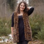 DIY Stoffe Outfit - Weste Winalea - Teddy Leo Zimt