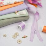 DIY Stoffmix - Label - Garn - Knopf - Reißverschluss - Satinrose