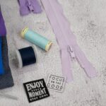 DIY Stoffmix - Reißverschluss - Label - Garn