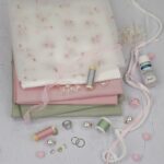 DIY Stoffmix - Garn - Knopf - Perle - Satinband - Stoffmalfarbe - Pomponborte