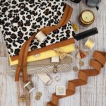 DIY Stoffmix - Reißverschluss - Gummiband - Garn - Label -Knopf