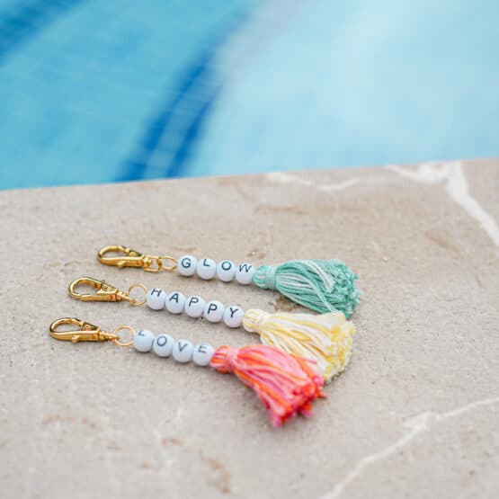 DIY Stoffe Inspiration - Sticktwist - Buchstaben - Perle - Karabiner - Verbindungsring