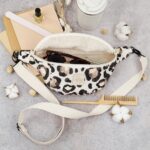 DIY Stoffe Inspiration - Cutline Crossbag - Leo Dots Aquarell