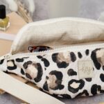 DIY Stoffe Inspiration - Cutline Crossbag - Leo Dots Aquarell