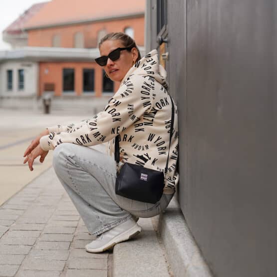 Diy Stoffe Outfit 561e Hoodie Emilana New York French Terry Tasche Lederoptik