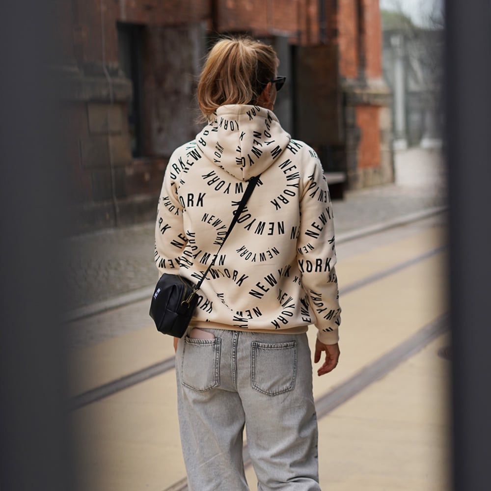 DIY Stoffe Outfit - Hoodie Emilana - New York French Terry - Tasche Lederoptik