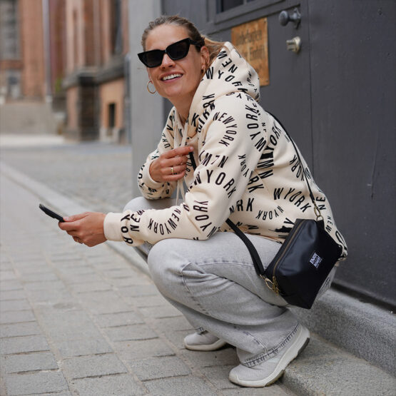 Diy Stoffe Outfit 561y Hoodie Emilana New York French Terry Tasche Lederoptik