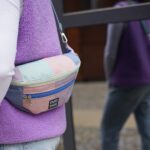 DIY Stoffe Outfit - Weste Winalea - Bouclé Lavendel - Cutline Crossbag