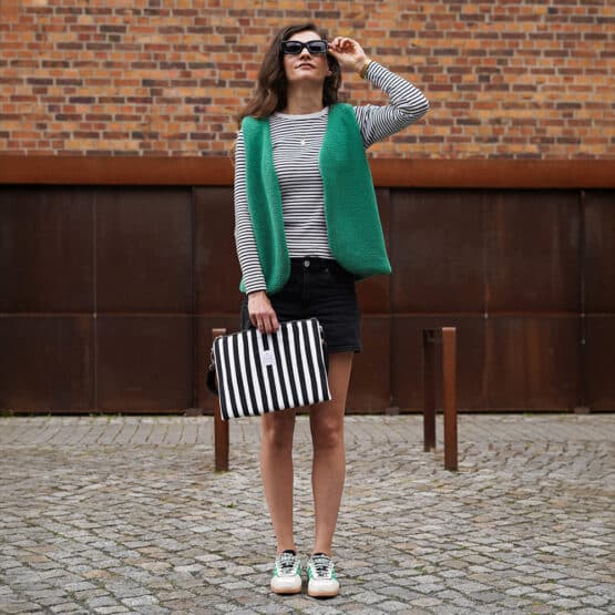 Diy Stoffe Outfit 563o Weste Winalea Bouclé Emerald Tablettasche Schwarz Weiss