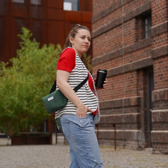 DIY Stoffe Outfit - Weste Winalea - French Terry - Tasche Velvet Pinie