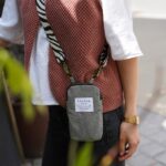 DIY Stoffe Outfit - Weste Winalea - Velvet Soft Blush - Handytasche Olivgrün