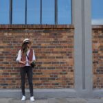 DIY Stoffe Outfit - Weste Winalea - Velvet Soft Blush - Crossbag - Bouclé Schwarz