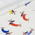 French Terry – leichter Kuschelsweat – Stylische Dackel – Staubweiß