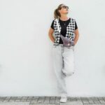 DIY Stoffe Outfit - Cutline Crossbag - Velvet Mauve - Weste Wilmsy